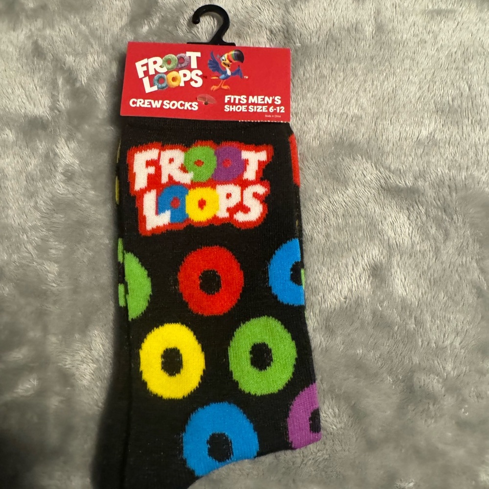 Front Loops Black and Red Casual Crew Socks